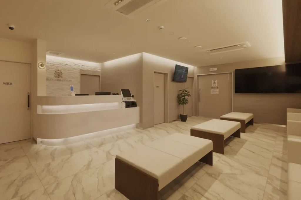 沼津グルメ街道クリニック完成後の受付写真です